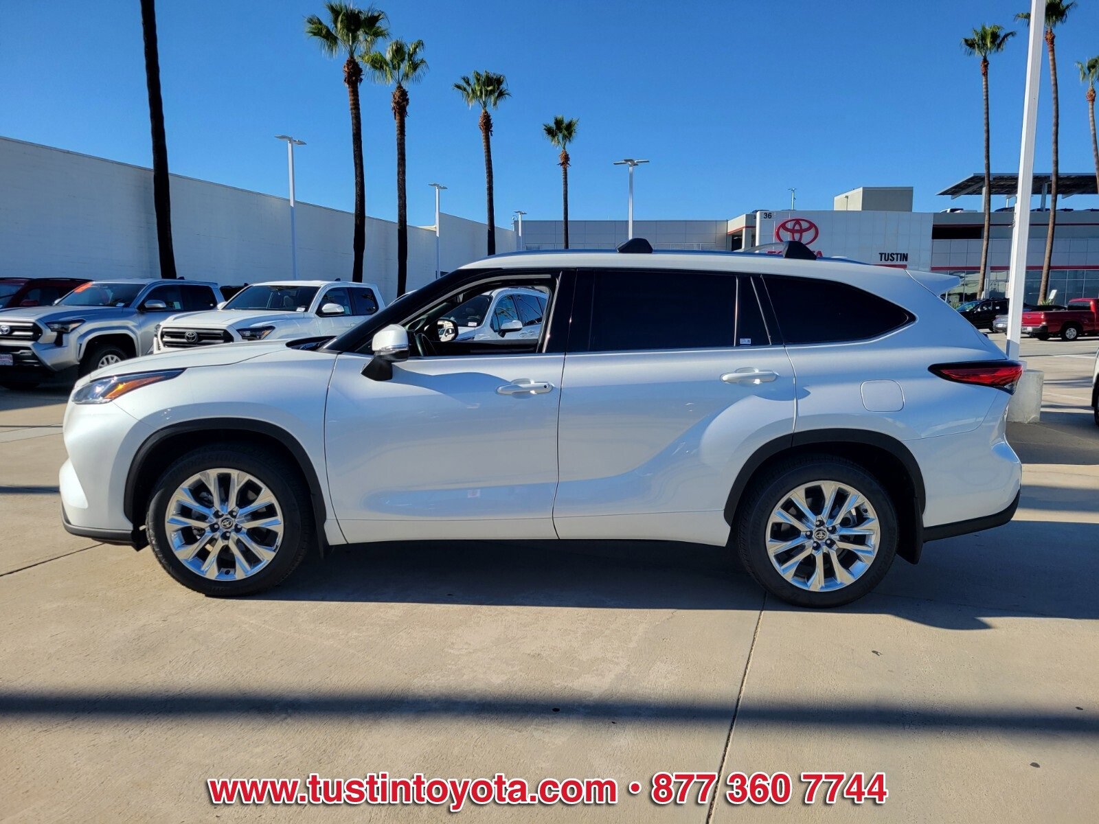 Used 2023 Toyota Highlander Limited image 7