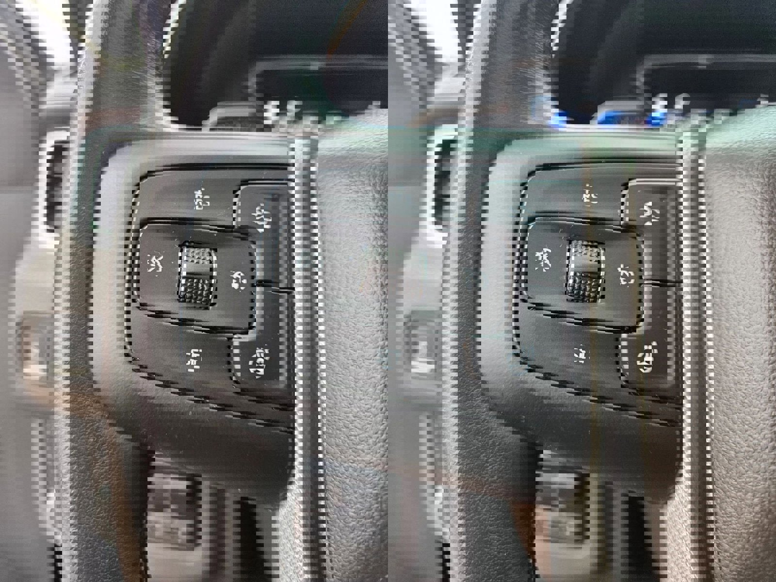 Used 2021 GMC Yukon Denali w/ Denali Premium Package image 12