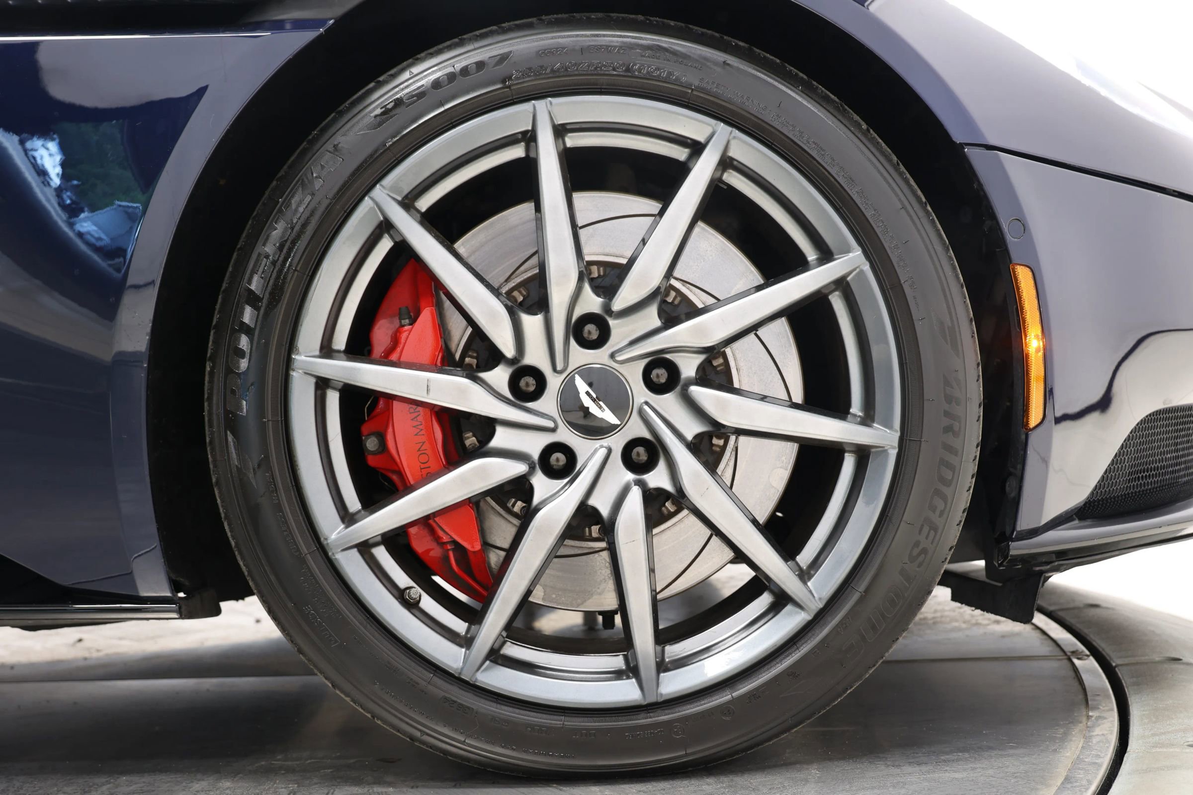 Used 2017 Aston Martin DB11 V12 image 92