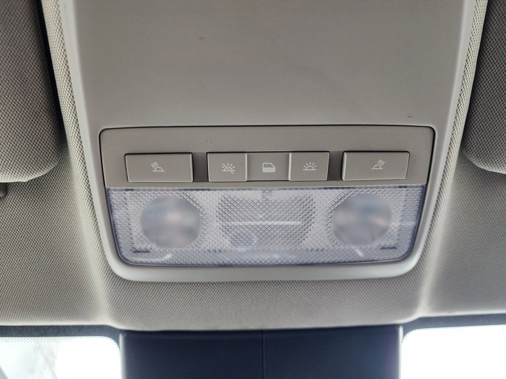 Used 2021 Buick Encore Preferred image 41