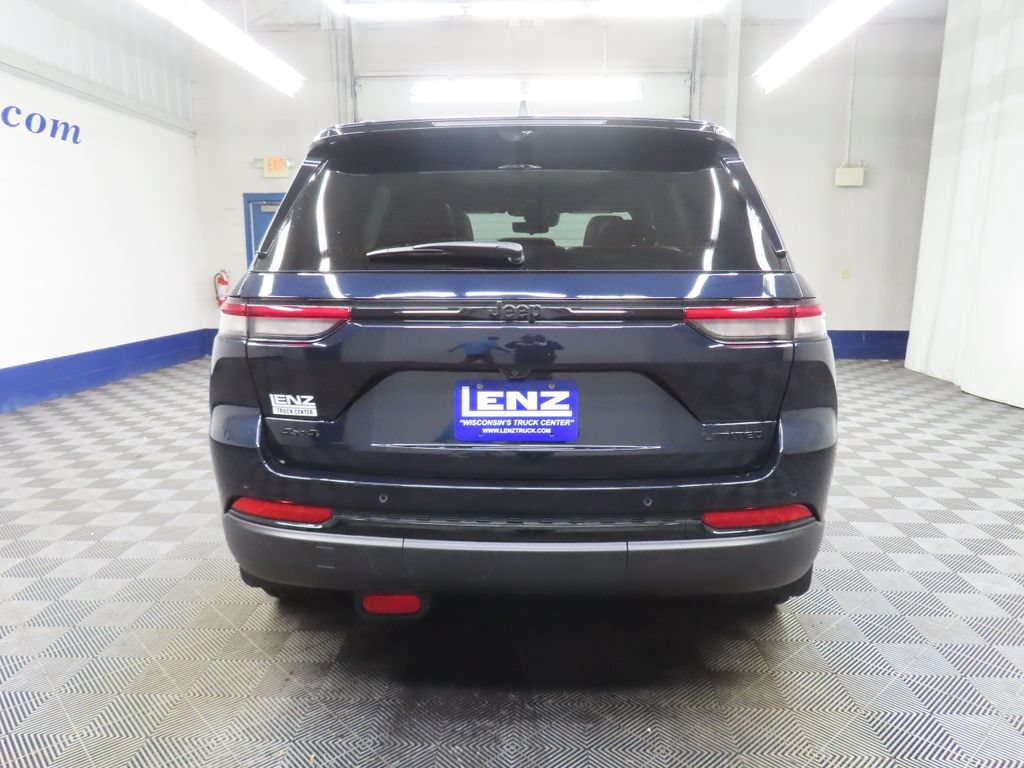Used 2025 Jeep Grand Cherokee Limited w/ Luxury Tech Group II AWD/4WD image 35