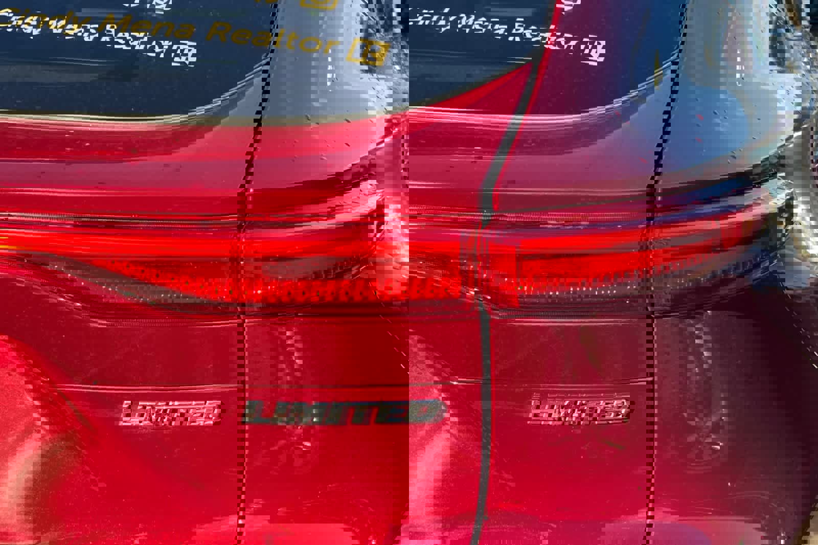 Used 2023 Toyota Venza Limited image 17