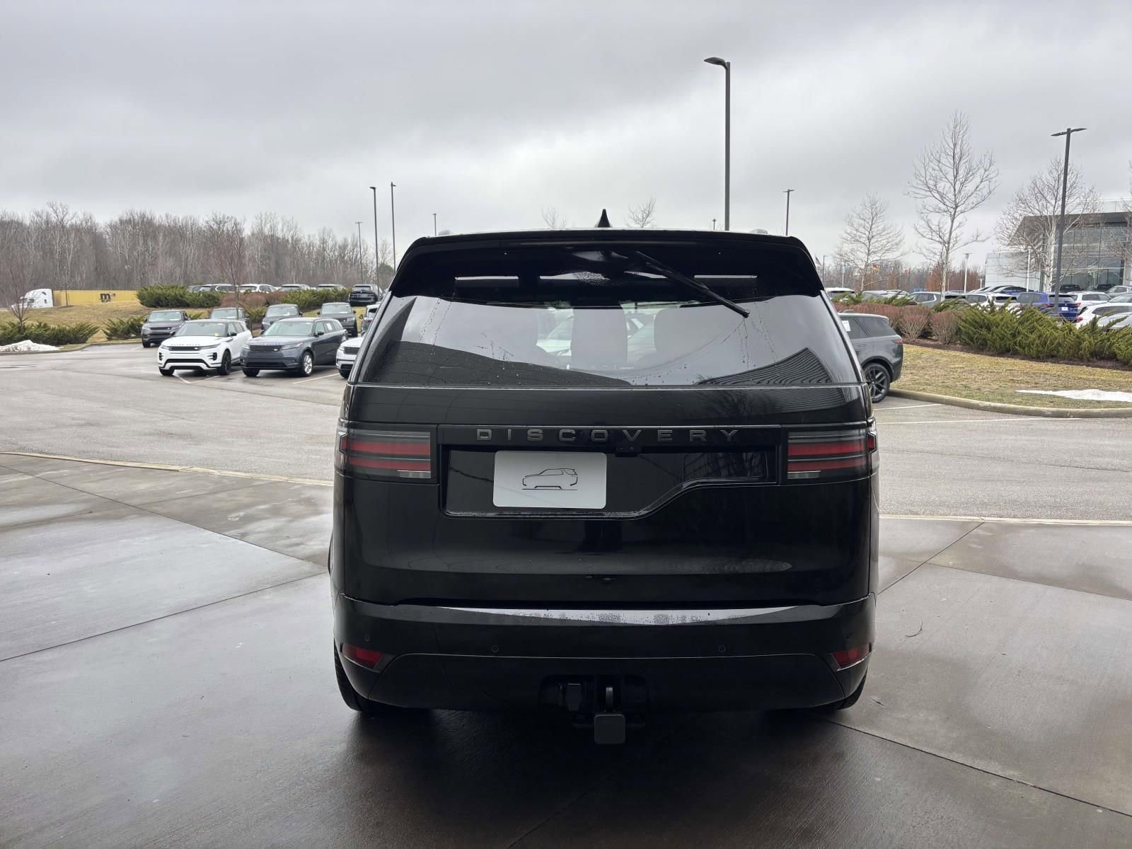 New 2026 Land Rover Discovery Dynamic SE image 6