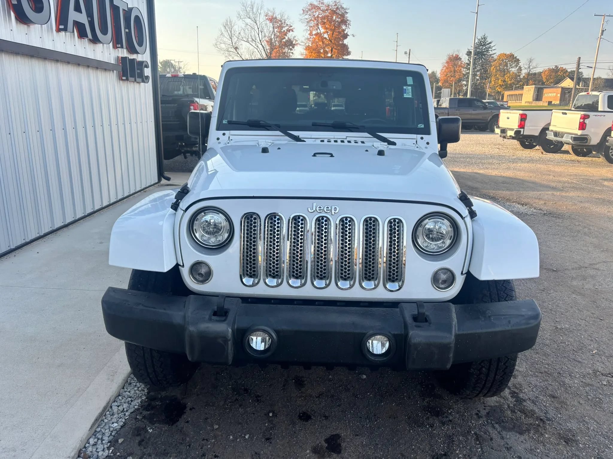 Used 2017 Jeep Wrangler Unlimited Sahara w/ Max Tow Package AWD/4WD image 12