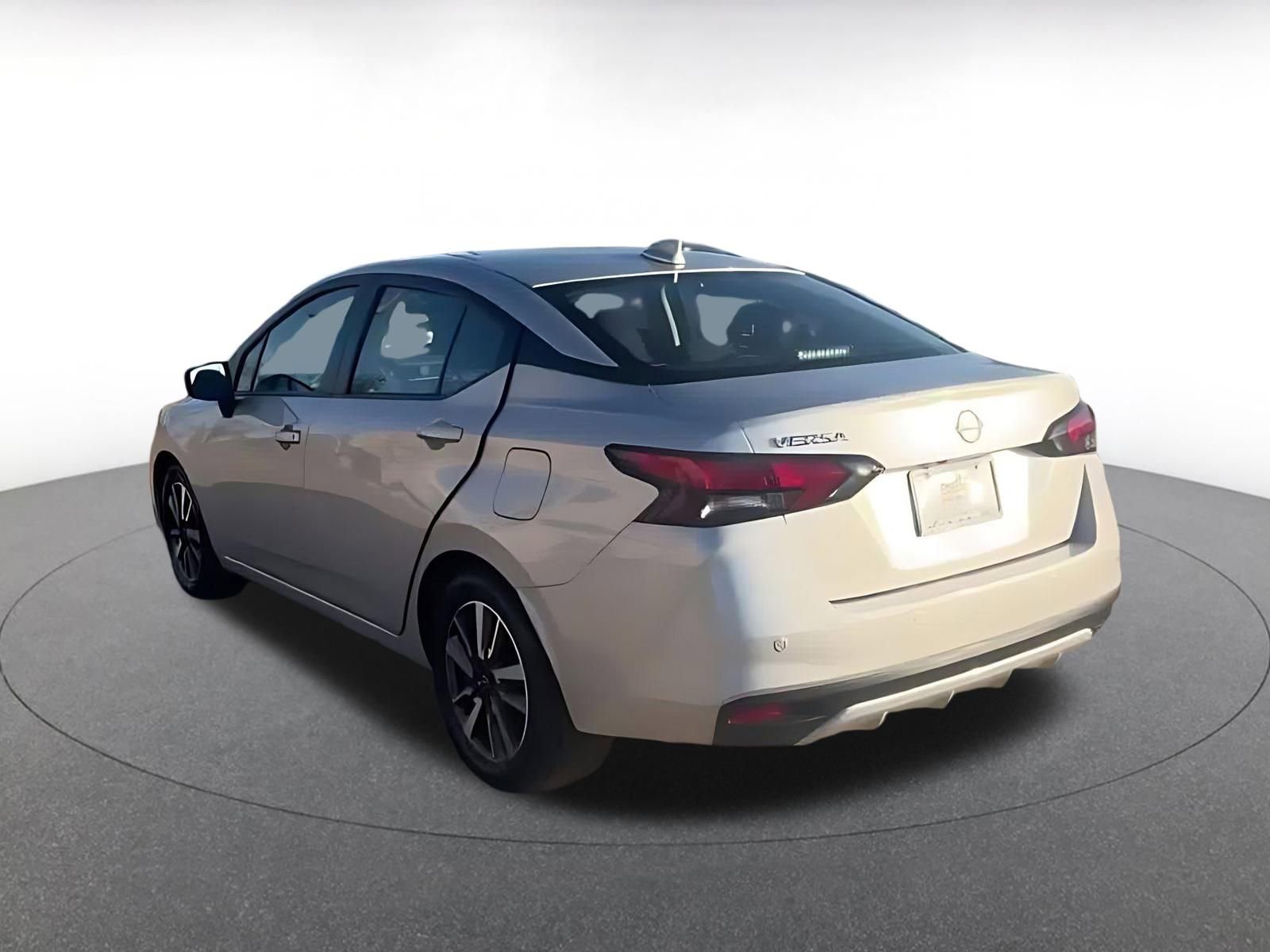 Used 2025 Nissan Versa SV image 10