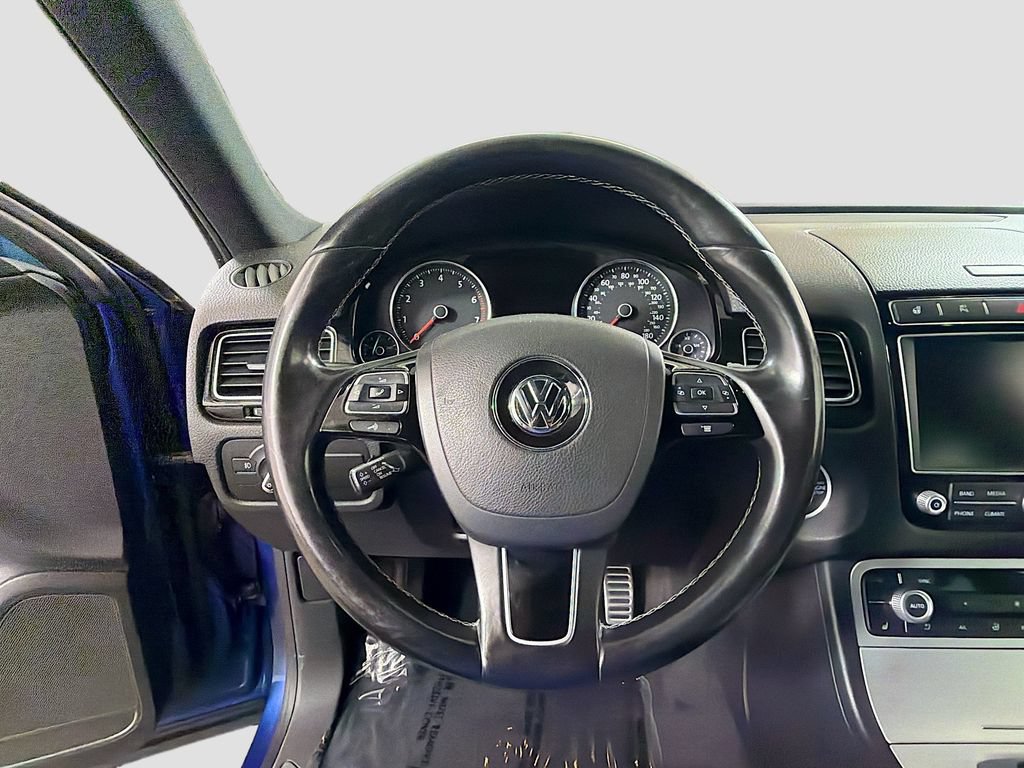 Used 2017 Volkswagen Touareg Wolfsburg Edition AWD/4WD image 13