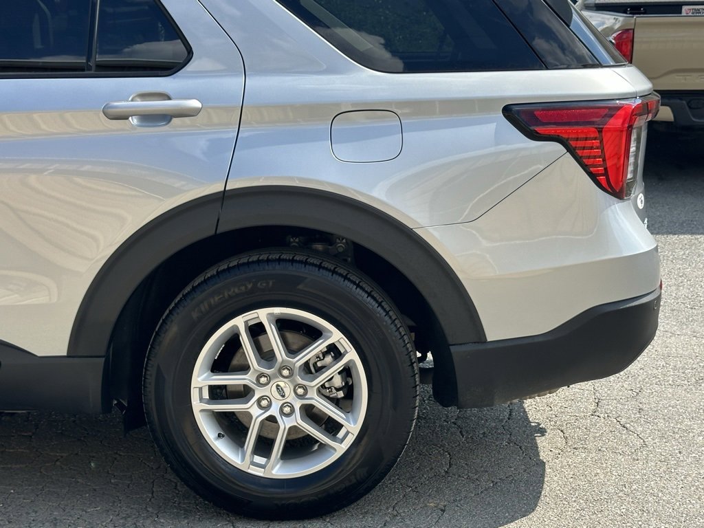 Used 2025 Ford Explorer Active image 38