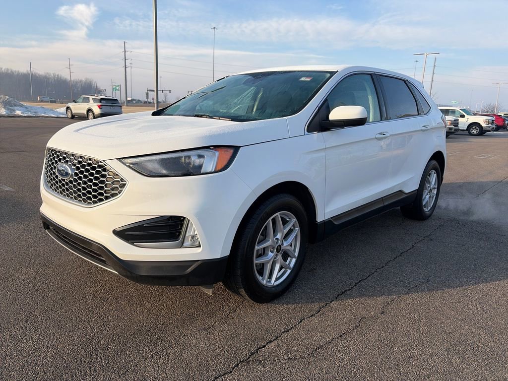 Used 2024 Ford Edge SEL w/ Convenience Package image 3