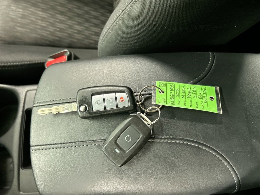 Used 2018 Nissan Rogue S image 12