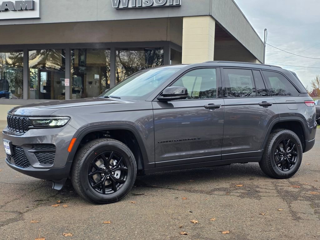 New 2025 Jeep Grand Cherokee Altitude AWD/4WD image 1