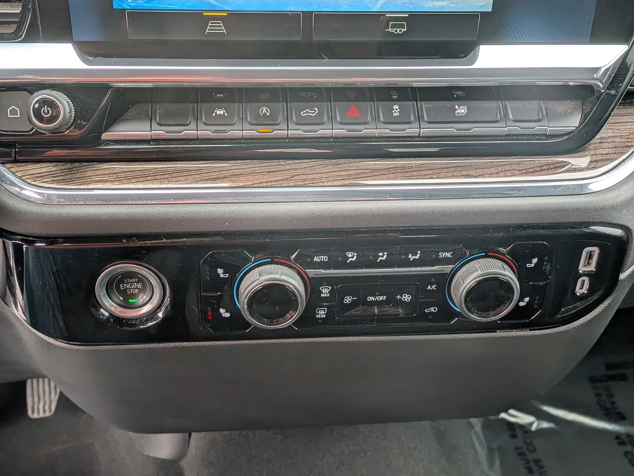 Used 2024 Chevrolet Silverado 1500 LT image 30