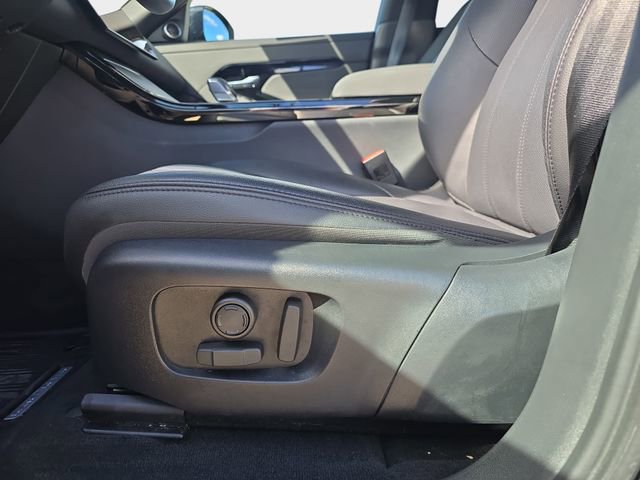 Certified 2025 Land Rover Range Rover Evoque S image 32