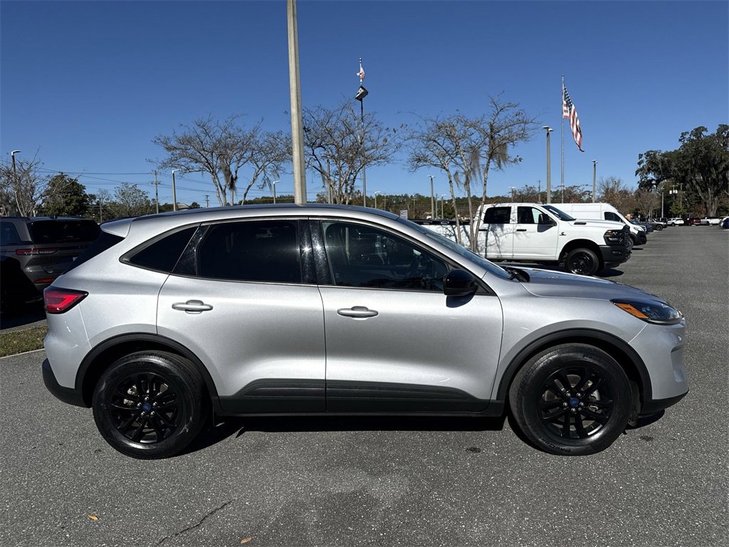Used 2020 Ford Escape SE Sport image 2