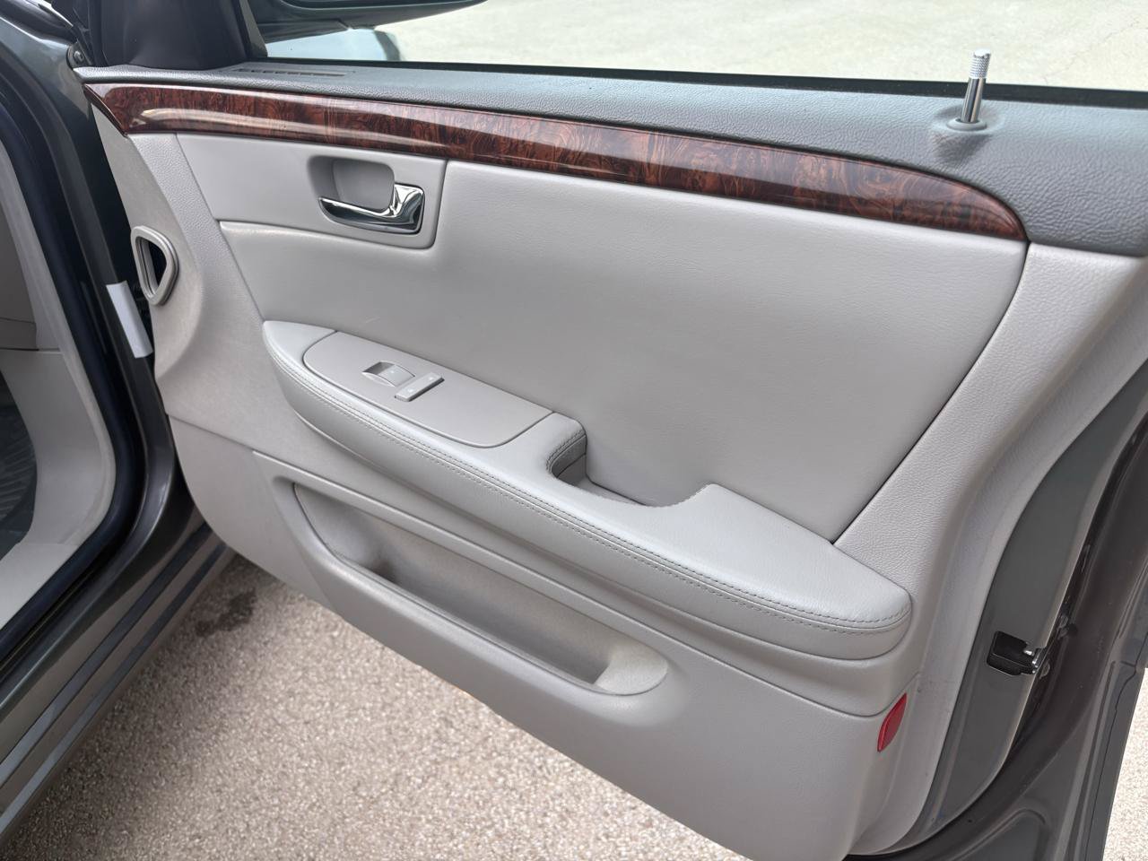 Used 2006 Cadillac DTS FWD image 39