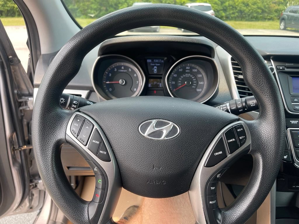 Used 2014 Hyundai Elantra GT FWD image 10