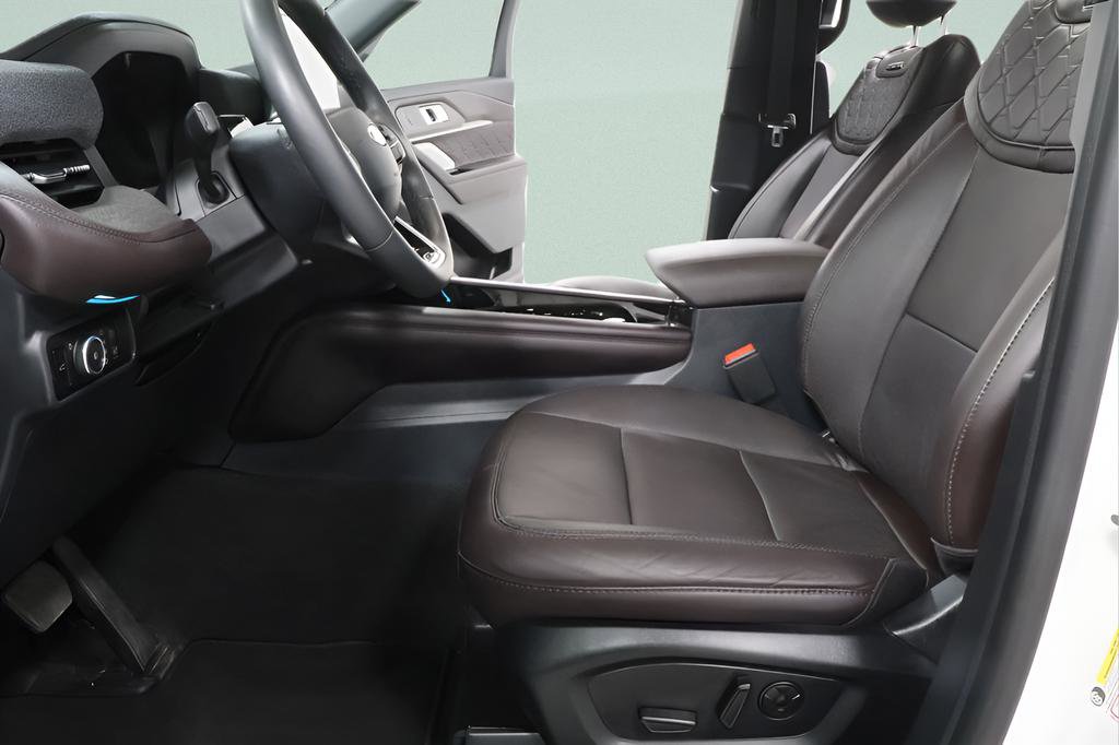 Used 2025 Ford Explorer Platinum w/ Ultimate Package AWD/4WD image 22