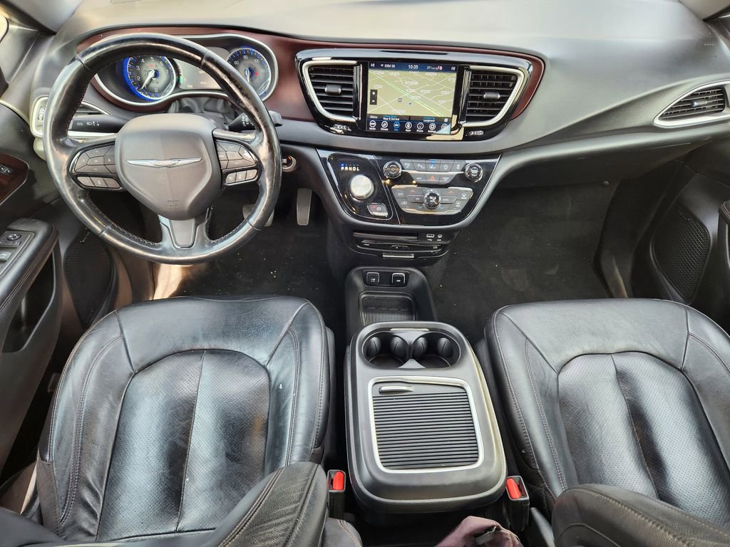 Used 2020 Chrysler Pacifica Touring-L image 10