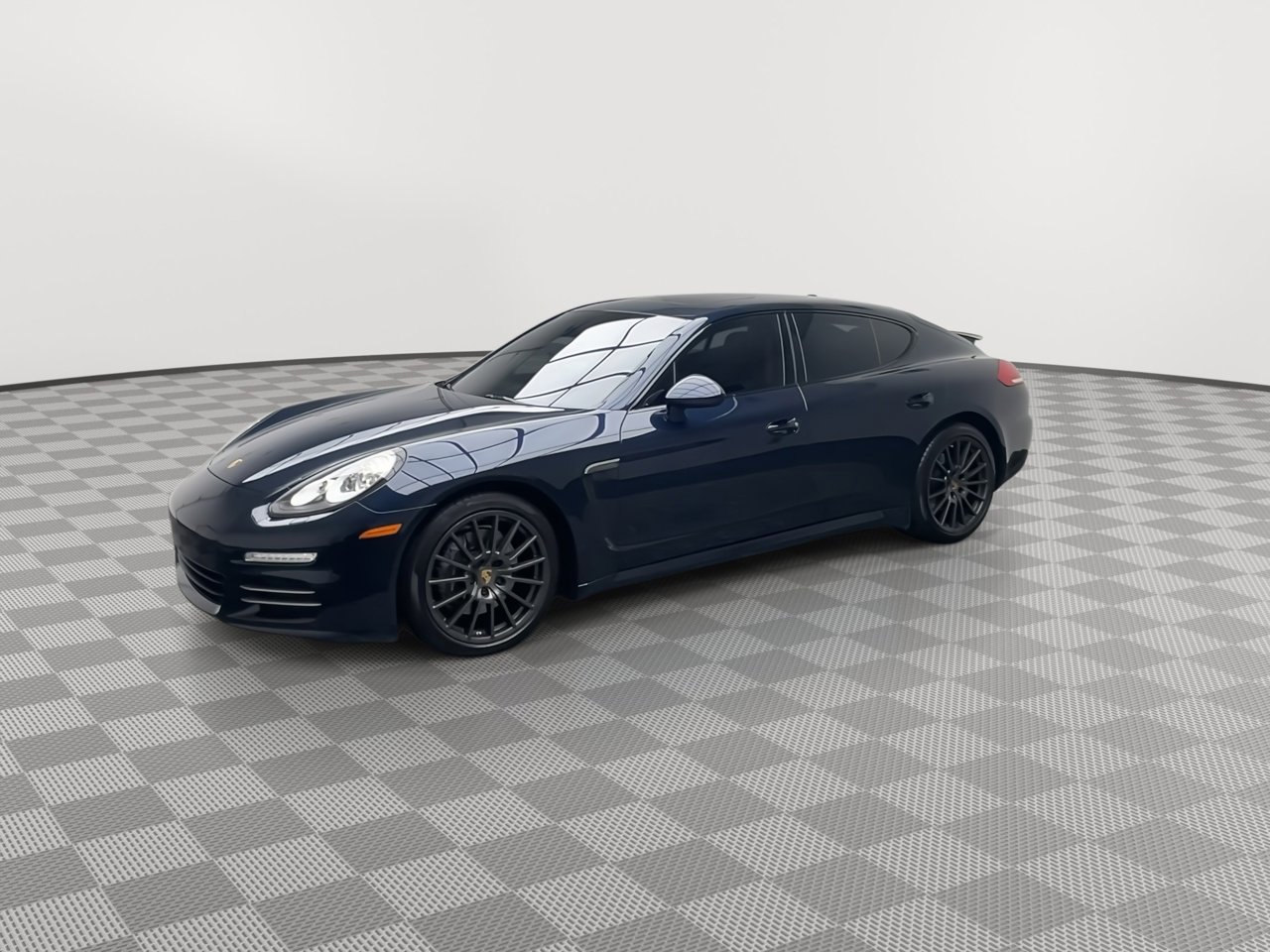 Used 2016 Porsche Panamera 4 Edition image 35