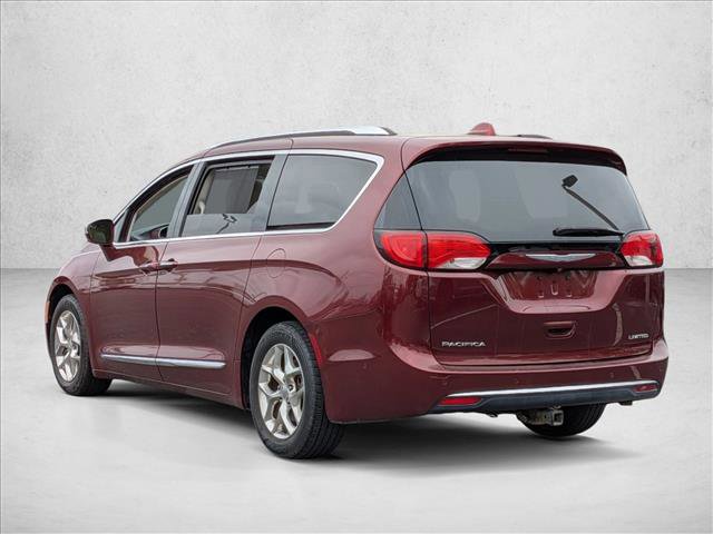 Used 2020 Chrysler Pacifica Touring-L image 3