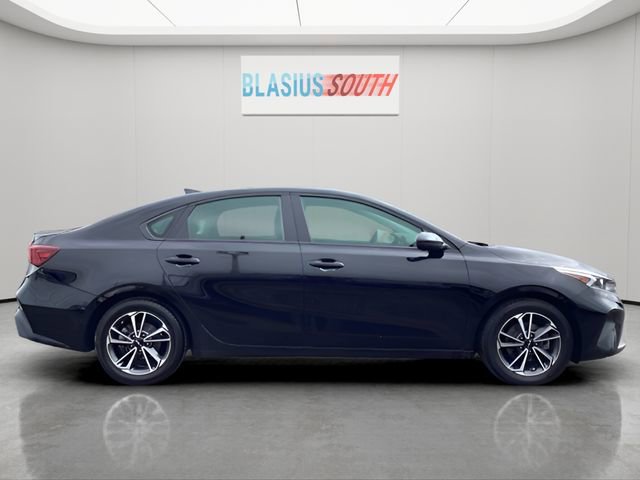 Used 2023 Kia Forte LXS image 2