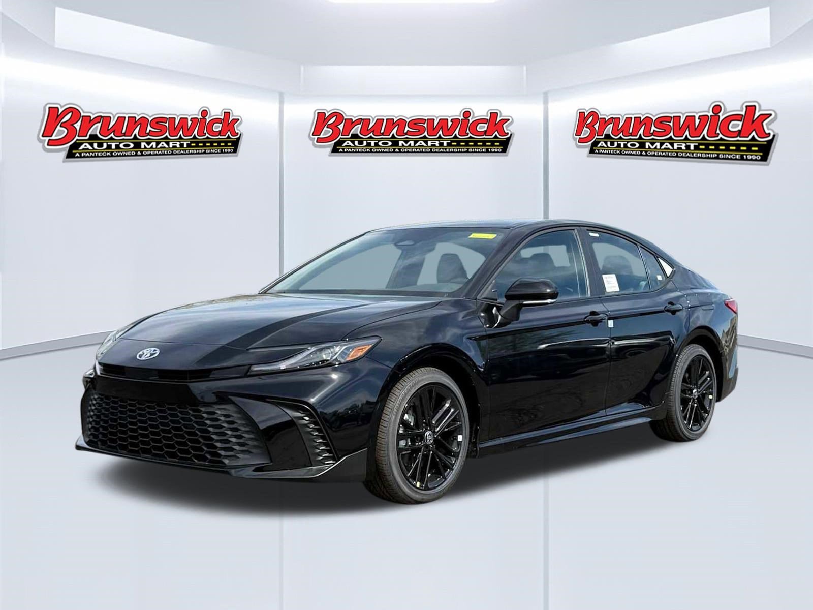 New 2026 Toyota Camry SE FWD image 1