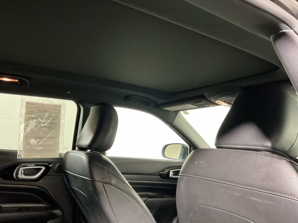 Used 2022 Jeep Compass Altitude w/ Sun and Sound Group image 2