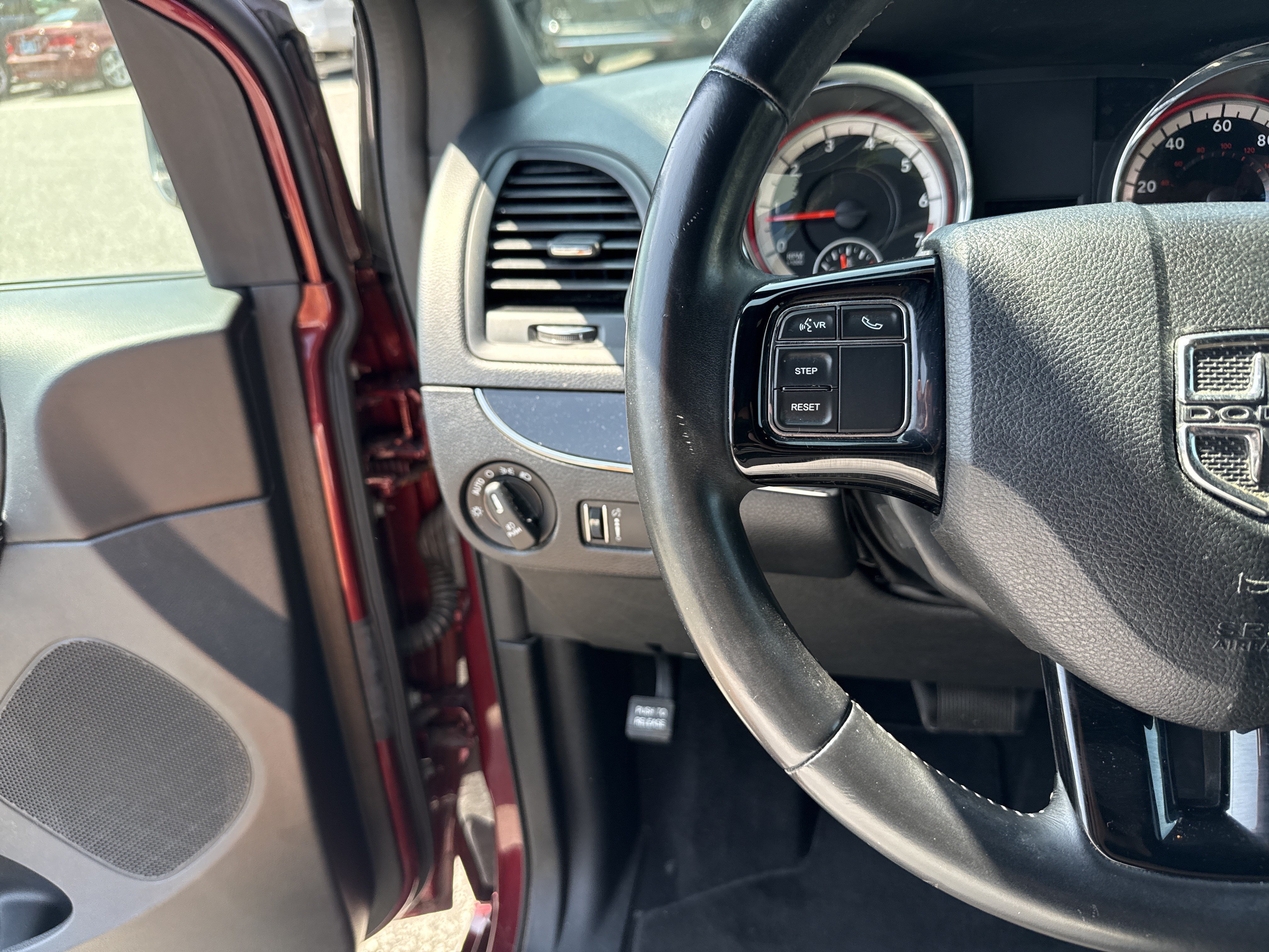 Used 2019 Dodge Grand Caravan SE FWD image 19