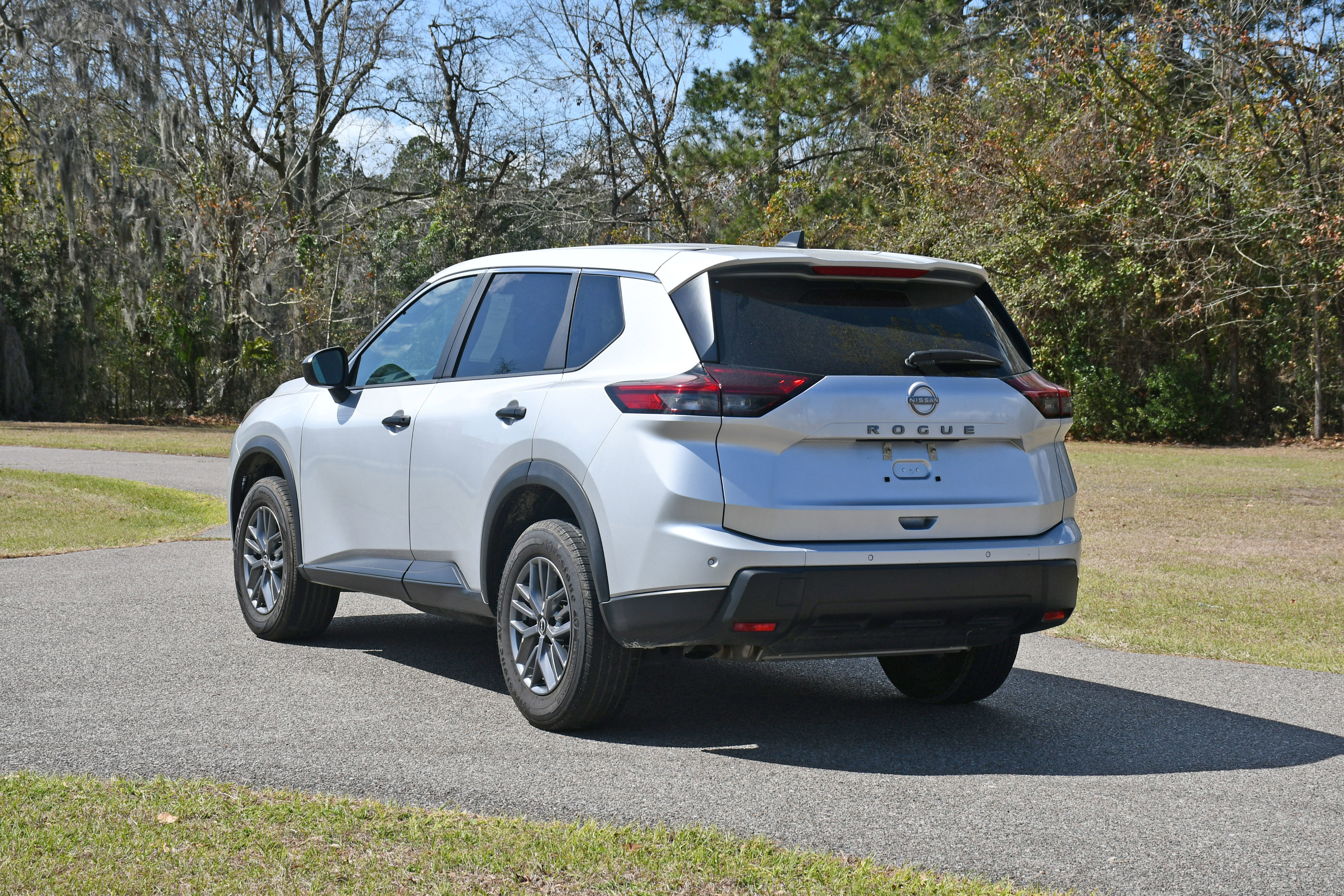 Used 2024 Nissan Rogue S image 3