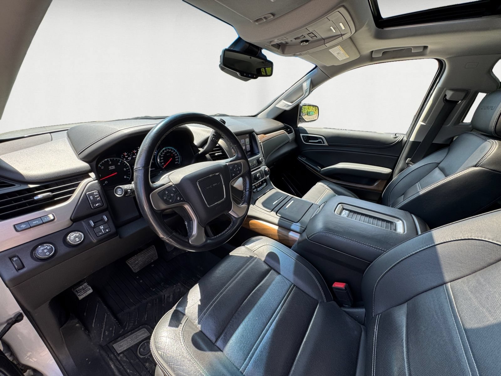 Used 2020 GMC Yukon XL Denali AWD/4WD image 11