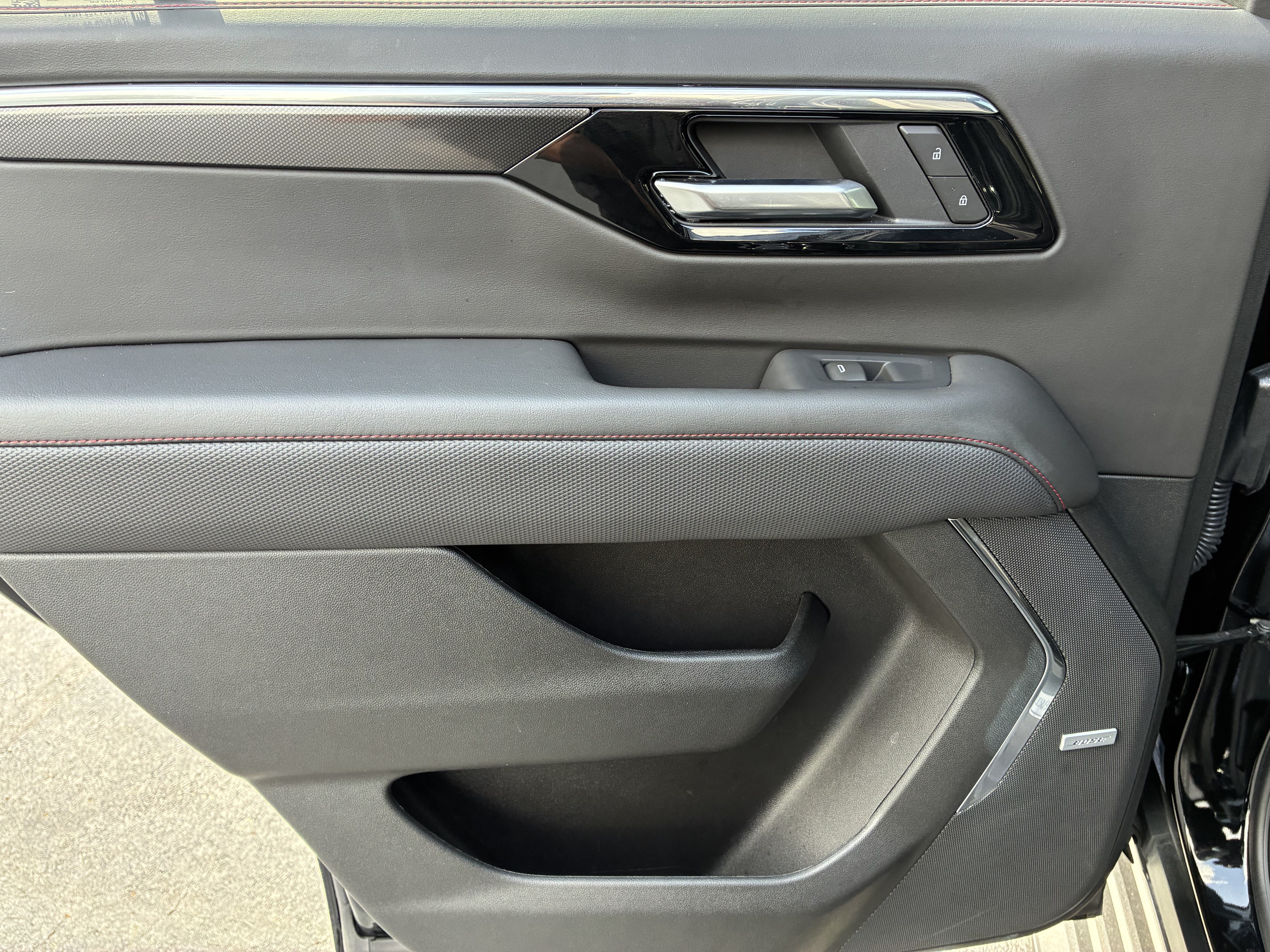 Used 2025 Chevrolet Tahoe RST w/ Comfort Package RWD image 16