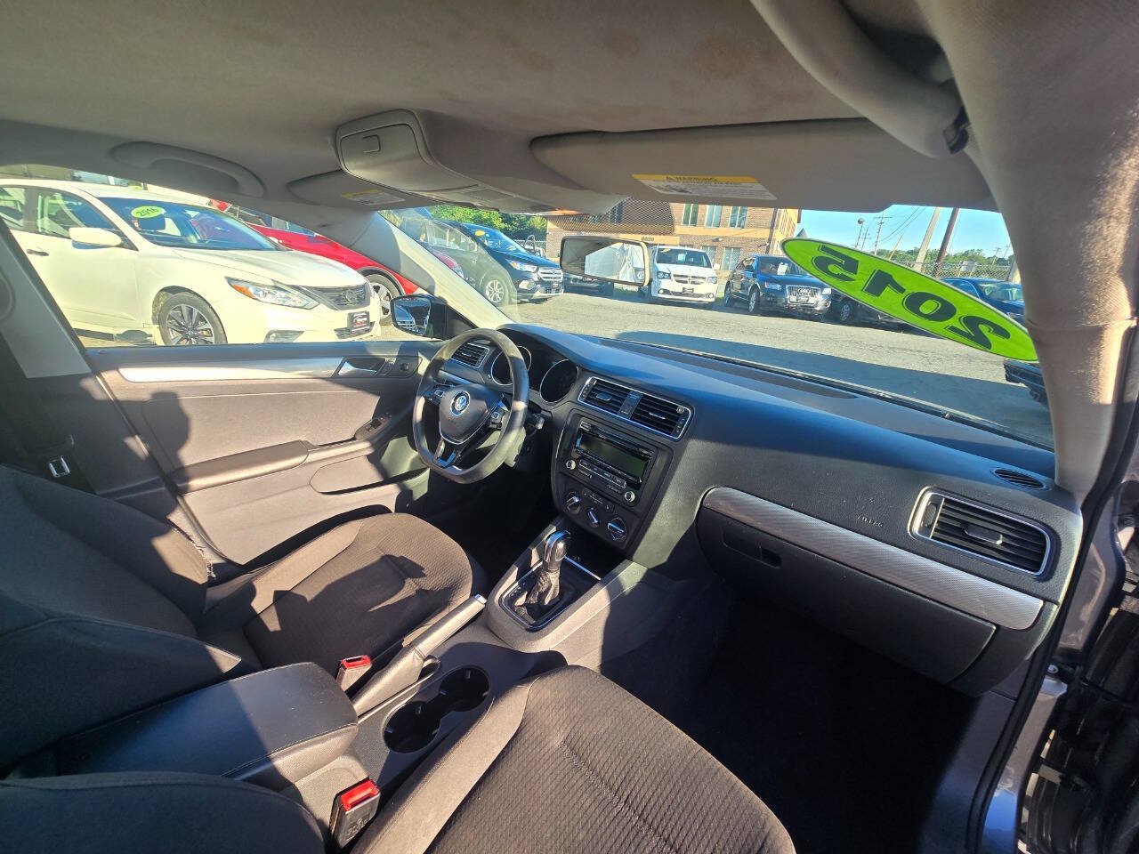 Used 2015 Volkswagen Jetta SE FWD image 35