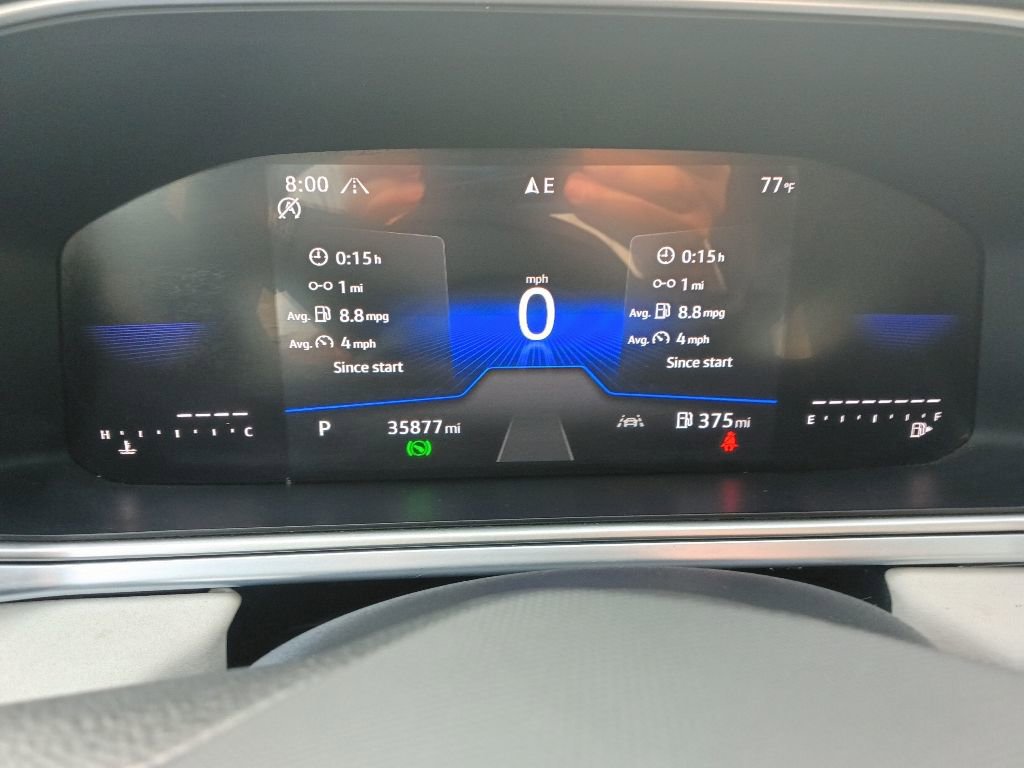 Used 2025 Volkswagen Taos SE AWD/4WD image 2