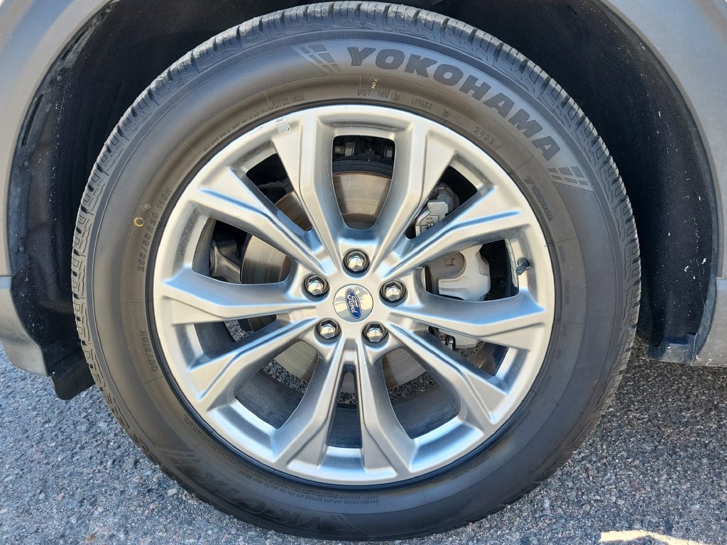 Used 2022 Ford Explorer XLT w/ Equipment Group 202A RWD image 17