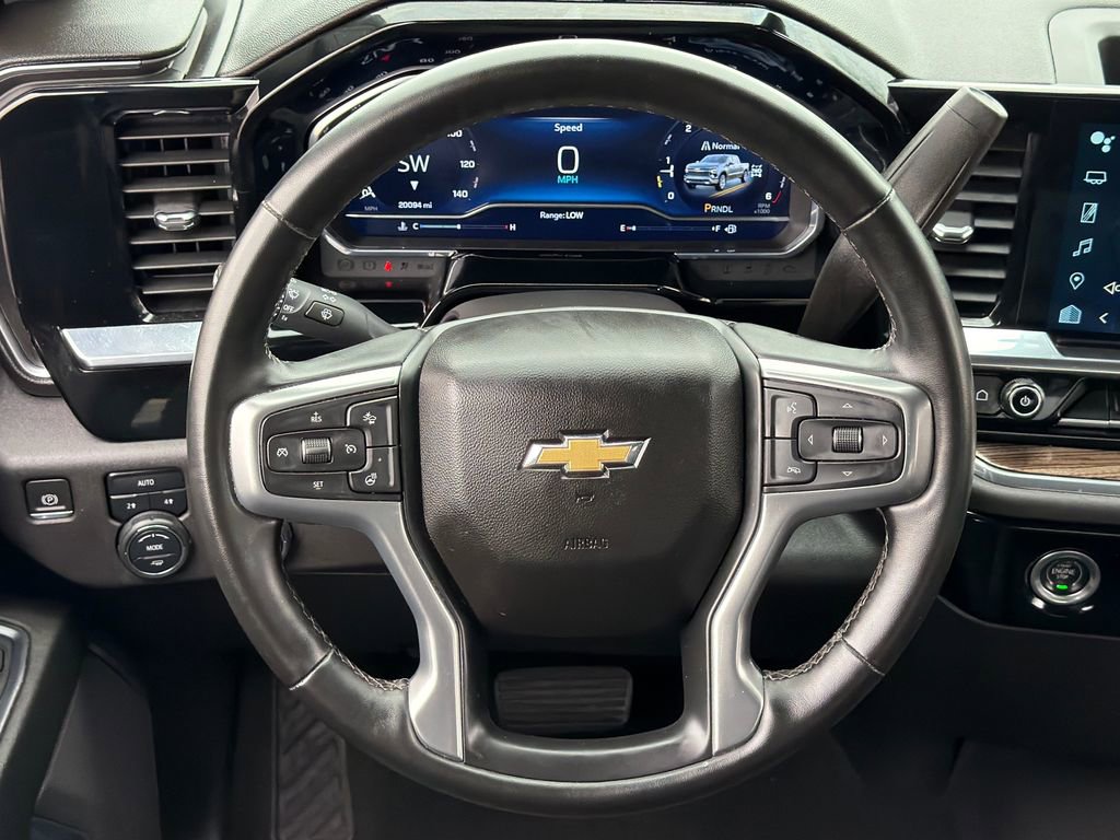 Used 2024 Chevrolet Silverado 1500 LT image 4