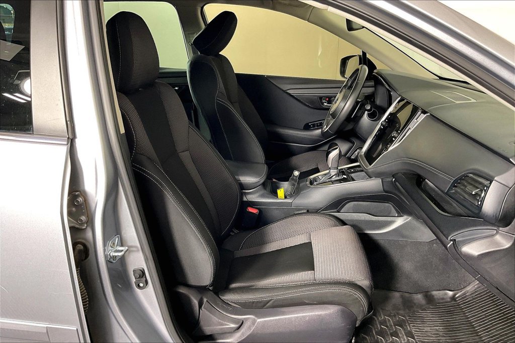 Used 2025 Subaru Outback Premium AWD/4WD image 9
