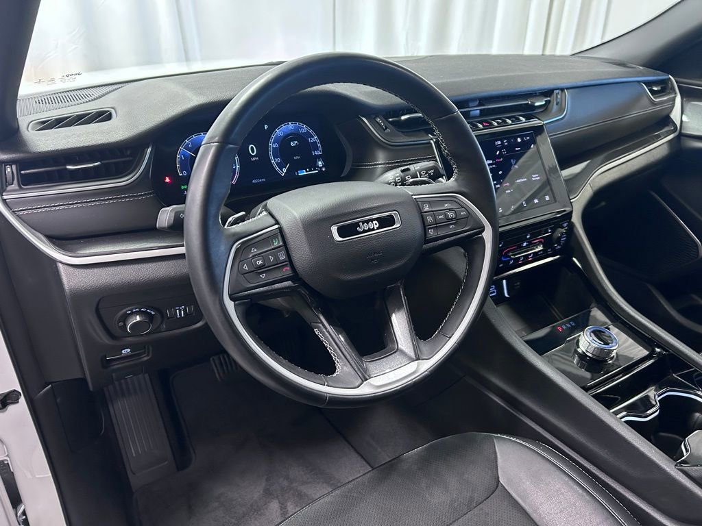 Used 2022 Jeep Grand Cherokee Altitude image 2