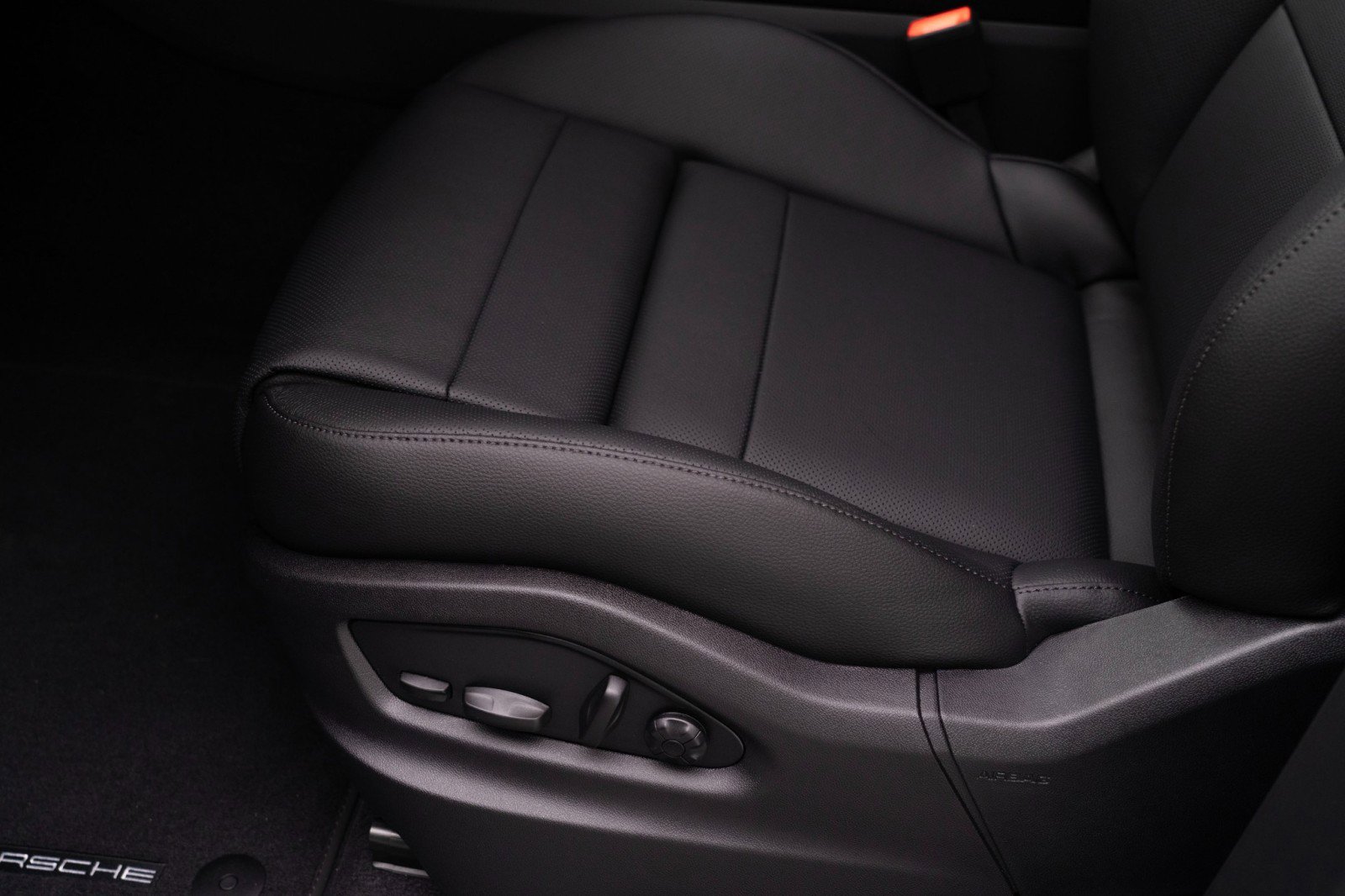 New 2026 Porsche Cayenne image 16