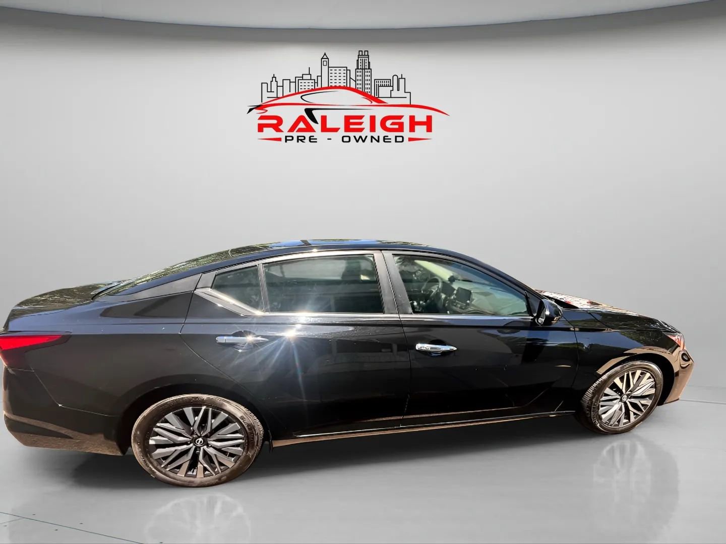 Used 2023 Nissan Altima 2.5 SV image 7