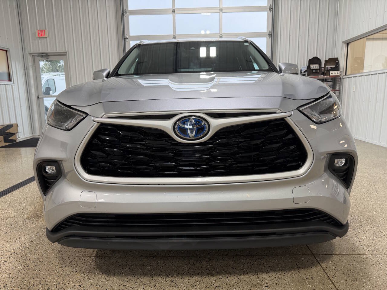 Used 2022 Toyota Highlander XLE AWD/4WD image 43
