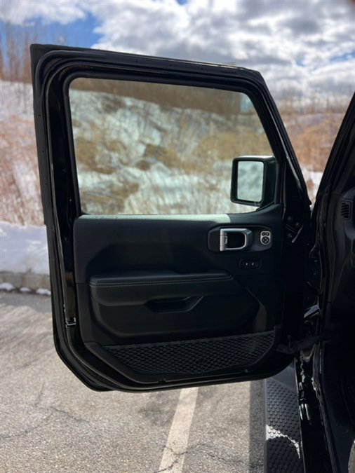 Used 2023 Jeep Wrangler Sahara w/ Cold Weather Group image 33