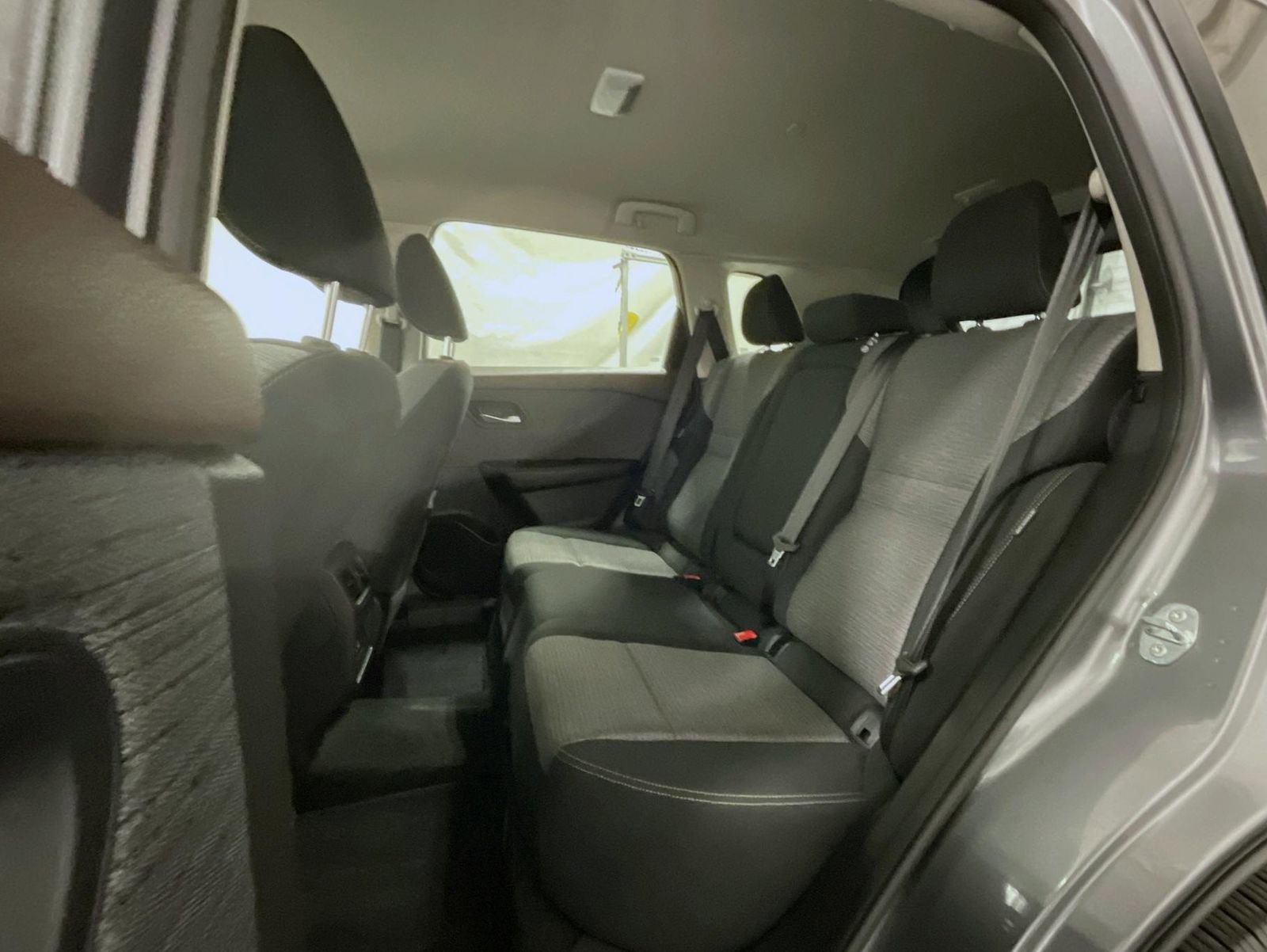 Used 2023 Nissan Rogue SV AWD/4WD image 19