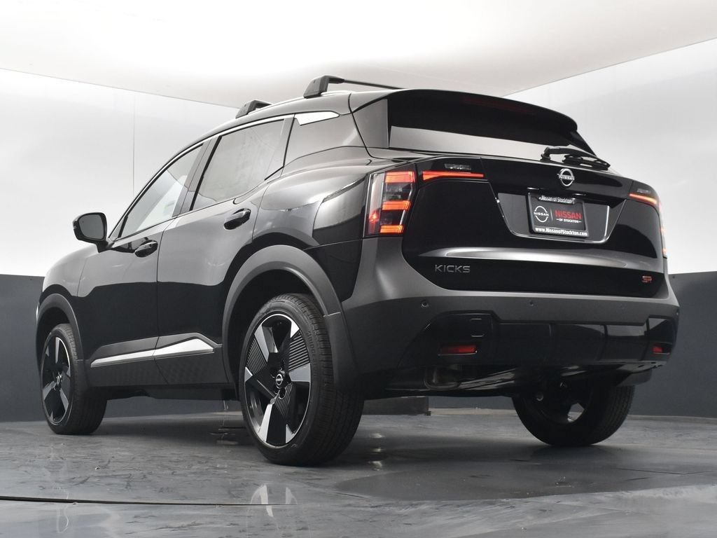 New 2026 Nissan Kicks SR FWD image 41