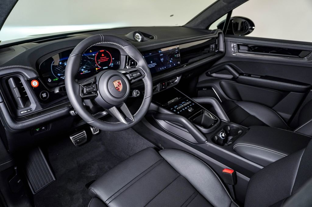 New 2026 Porsche Cayenne GTS image 4
