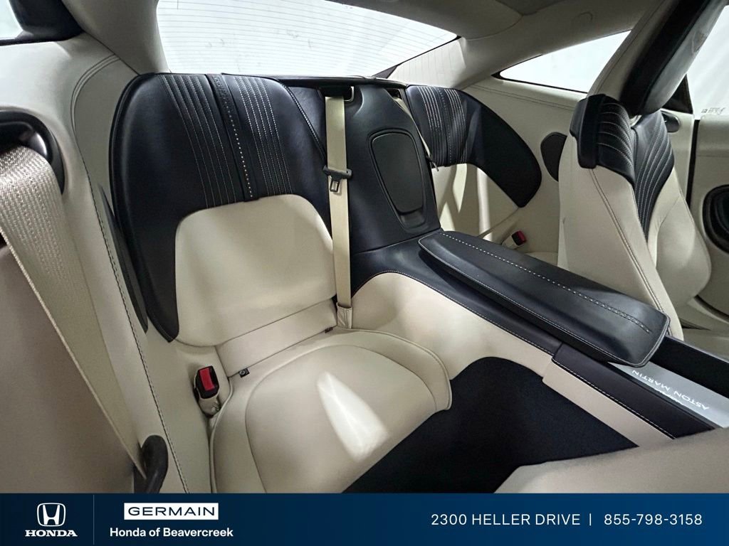 Used 2019 Aston Martin DB11 Coupe image 32