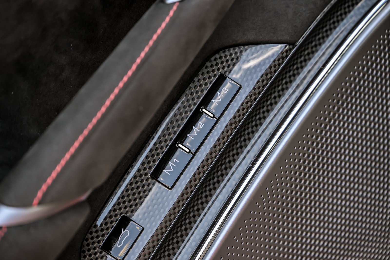 Used 2024 Ferrari Roma Spider RWD image 27