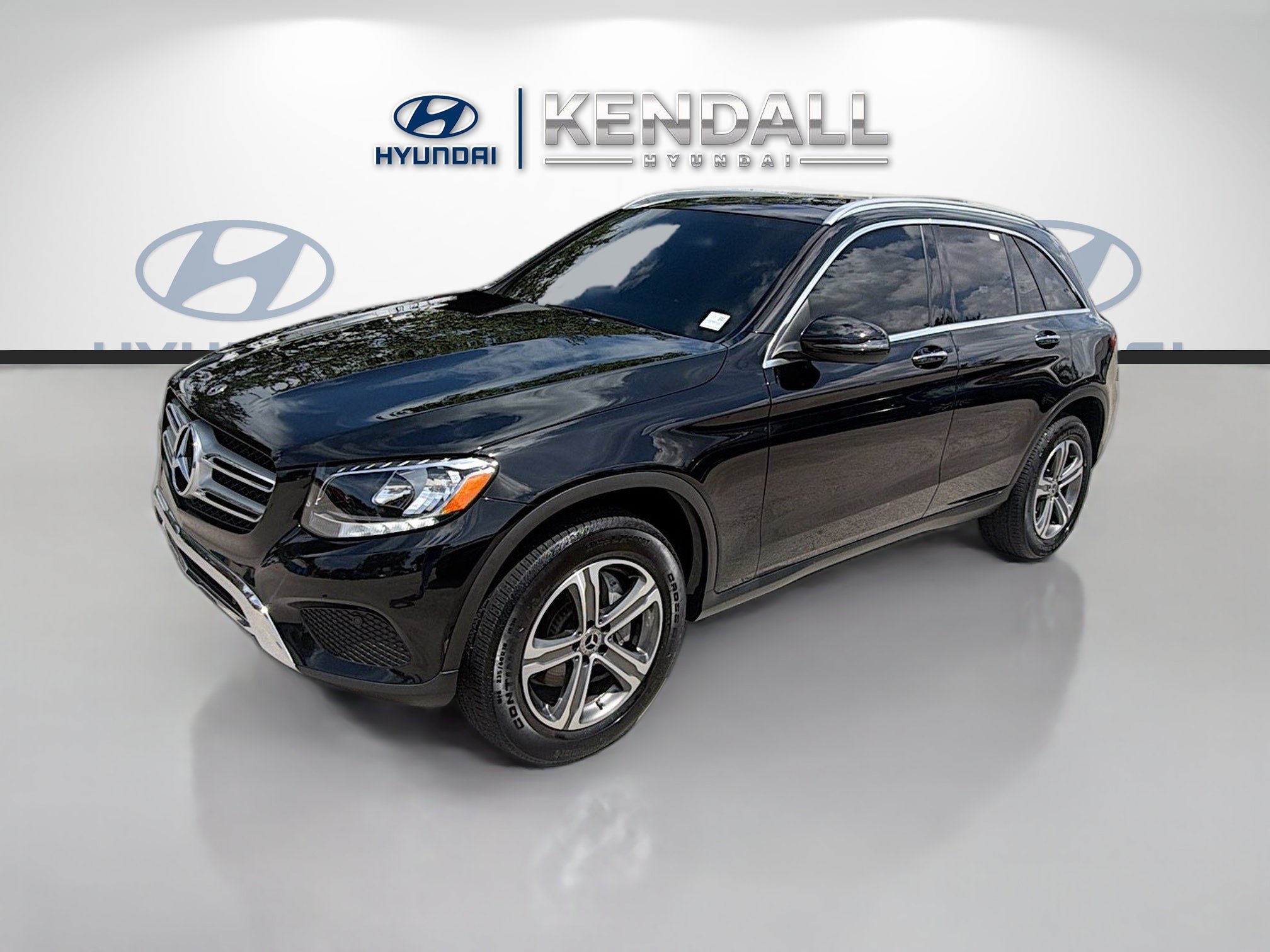 Used 2019 Mercedes-Benz GLC 300 4MATIC image 3