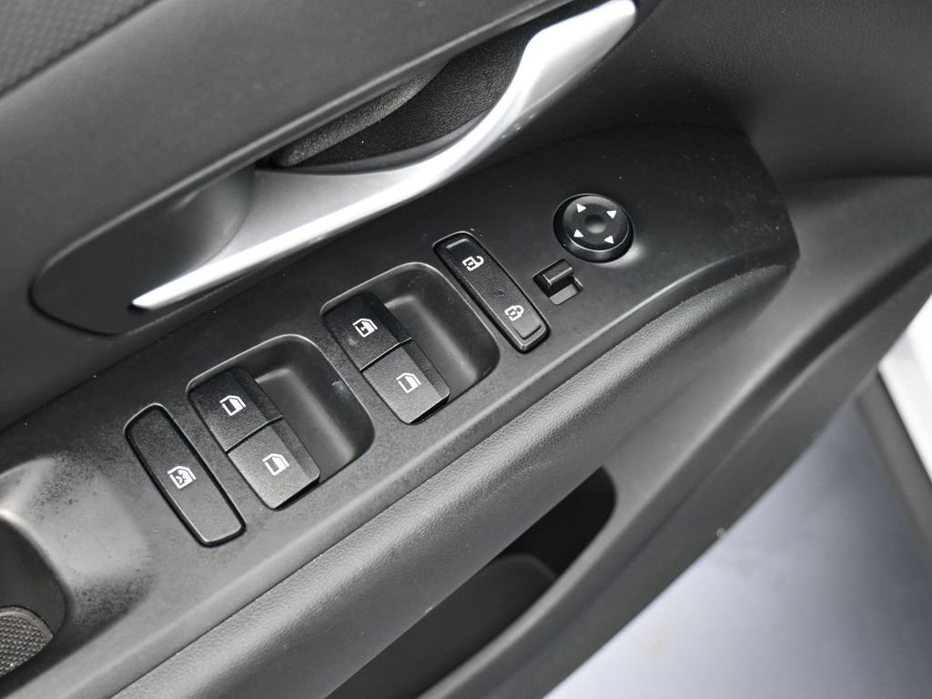 Used 2023 Hyundai Tucson SE image 16