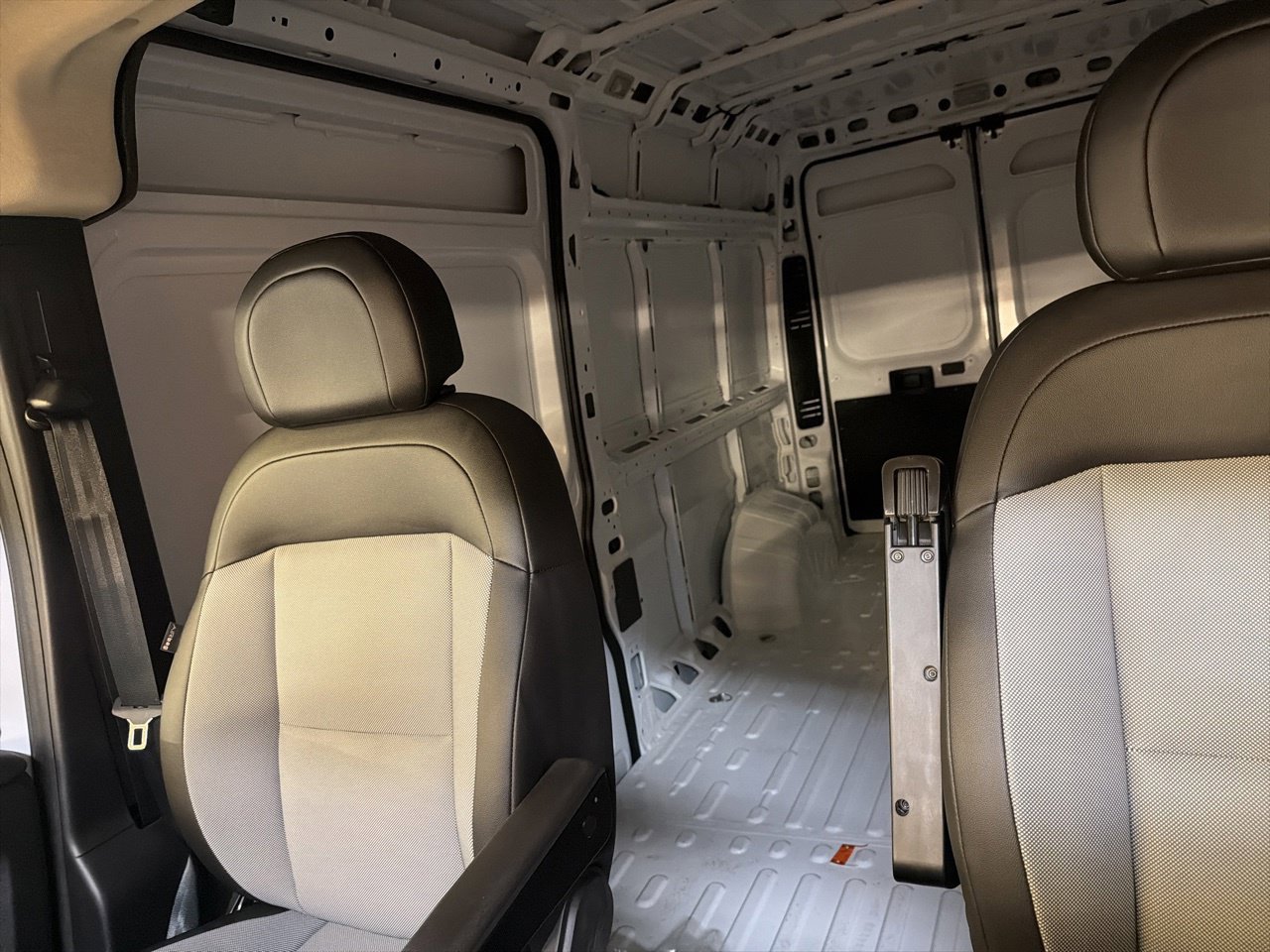 New 2026 RAM ProMaster 2500 w/ Premium Convenience Group FWD image 21