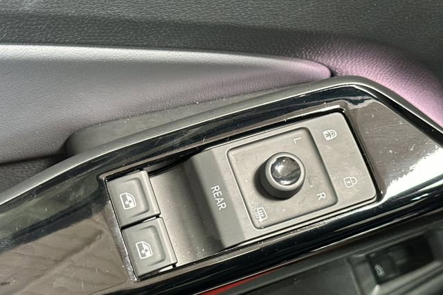 Used 2023 Volkswagen ID.4 S image 14