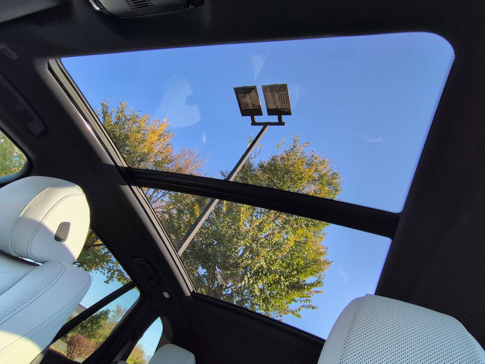 Used 2024 BMW X5 xDrive40i w/ Parking Assistance Package image 19